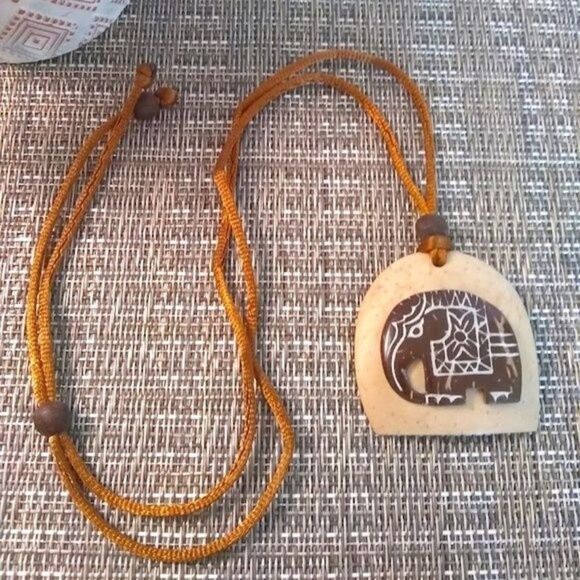 Elephant Coconut Shell Necklace - Picture 1 of 5